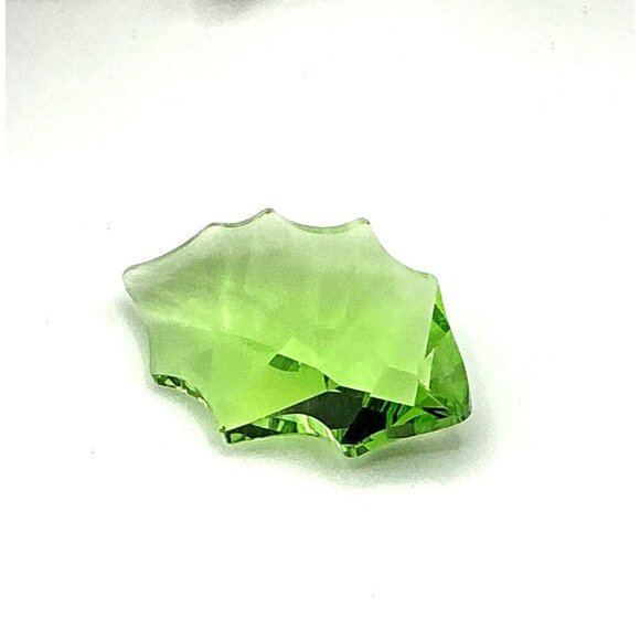 Swarovski Faceted Peridot Green Glass Leaf - Picture 3 of 5